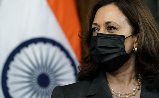 Phó Tổng thống Mỹ Kamala Harris dương tính với COVID-19