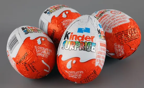 Ferrero thu hồi toàn bộ trứng chocolate Kinder Surprise nhiễm khuẩn tại Anh