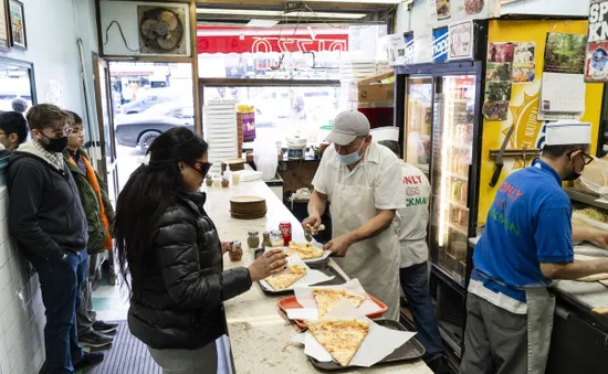 Lạm phát cao tại Mỹ, giá bánh pizza đắt hơn vé tàu điện ngầm