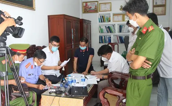 Liên quan vụ Công ty Việt Á, cựu Giám đốc và 2 Trưởng khoa thuộc CDC tỉnh Hậu Giang bị bắt