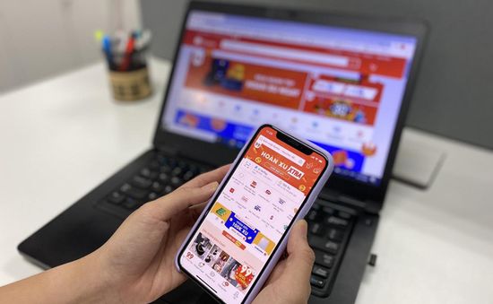 Người Việt chốt 104 đơn hàng online mỗi năm