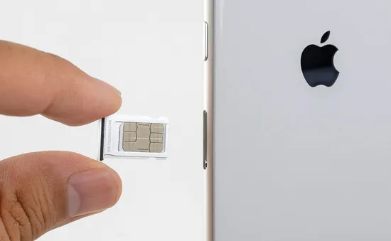 Ông chủ cũ của Apple từng muốn iPhone không có khe SIM