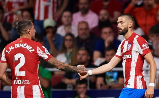 Carrasco ấn định chiến thắng cho Atletico trong trận derby với Real Madrid