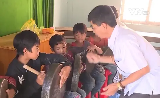 Cần đầu tư cho cán bộ làm văn hóa cơ sở