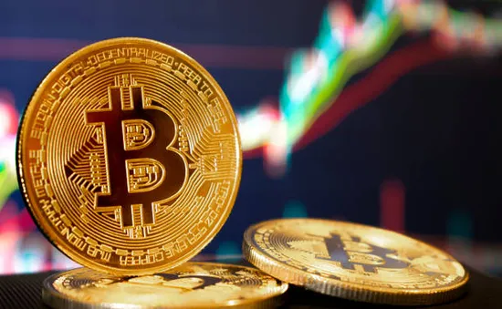 Giá Bitcoin xuống thấp nhất 18 tháng