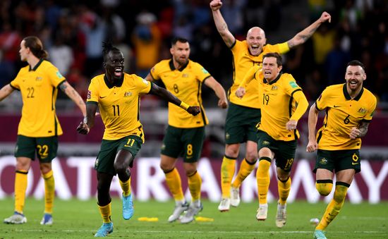 Thắng kịch tính trên loạt luân lưu, Australia giành vé dự World Cup 2022