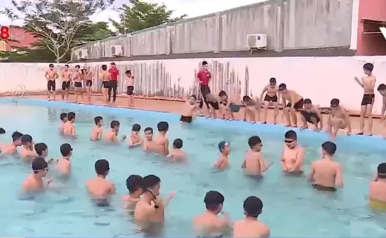 Đắk Lắk đẩy mạnh phong trào dạy bơi trong trường học