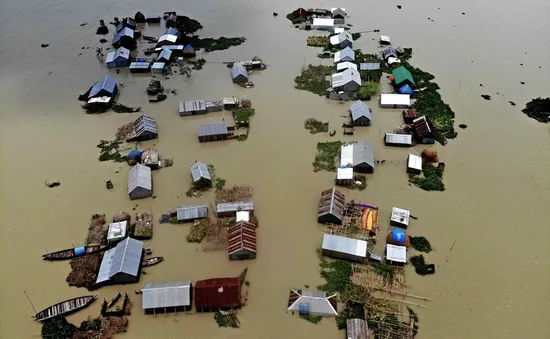 3,5 triệu trẻ em Bangladesh không có nước sạch uống sau lũ lụt