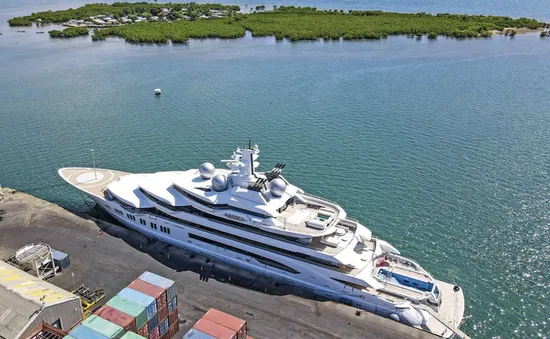 Siêu du thuyền bị tịch thu của Nga phải rời Fiji theo phán quyết của tòa án