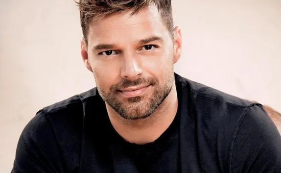 Ricky Martin sẽ hầu tòa, bác bỏ cáo buộc "loạn luân"