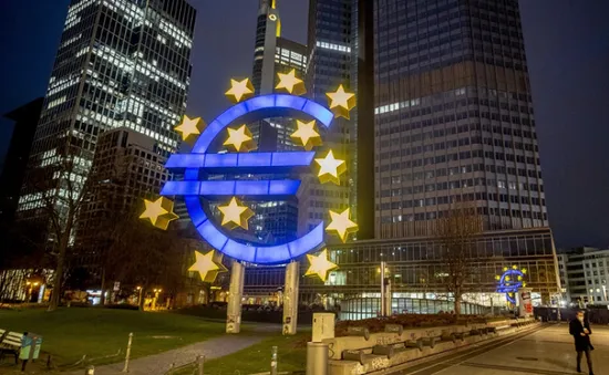 Lạm phát khu vực Eurozone lên mức kỷ lục 8,9% dù tăng trưởng tốt hơn dự kiến