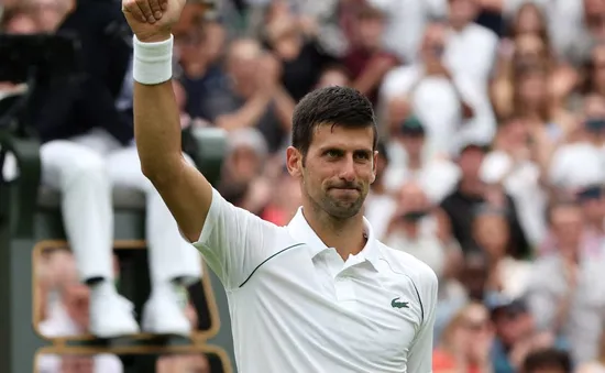 Novak Djokovic dễ dàng tiến vào tứ kết Wimbledon 2022