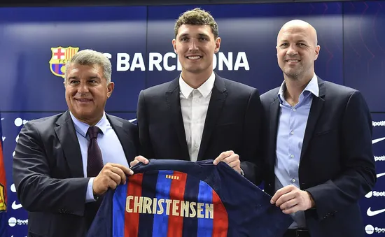 Barcelona ra mắt tân binh Andreas Christensen