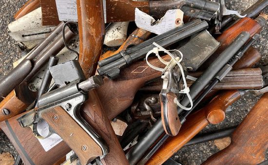 Thành phố Houston (Mỹ) thu mua hơn 700 khẩu súng từ người dân