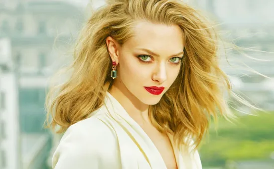 Amanda Seyfried hối hận vì đóng "cảnh nóng" ở tuổi 19