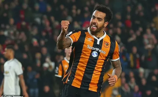 Manchester United chiêu mộ Huddlestone làm HLV kiêm... cầu thủ