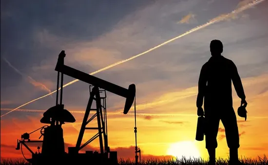Giá dầu tăng do triển vọng OPEC + cắt giảm nguồn cung