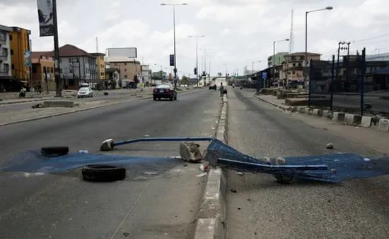 Hơn 20 người tử vong  sau vụ xe bus đâm và bốc cháy ở Nigeria