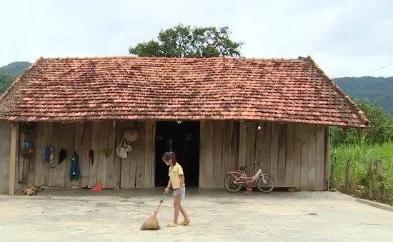 Cặp lá yêu thương: "Cô tấm" của mẹ