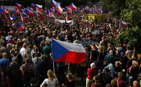 Hàng chục nghìn người ở Czech biểu tình phản đối giá năng lượng tăng cao