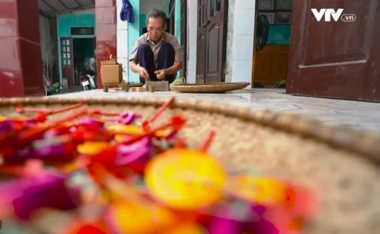 Nghệ nhân 50 năm giữ nghề làm trống bỏi