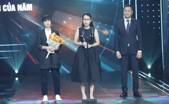 Ê-kíp Khúc tráng ca hòa bình nhận giải Chương trình của năm: "Những gì làm từ trái tim sẽ đến trái tim người xem"