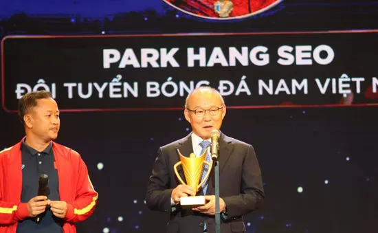 HLV Park Hang Seo chia sẻ quyết tâm thắng chung kết AFF Cup khi nhận Cúp Chiến thắng