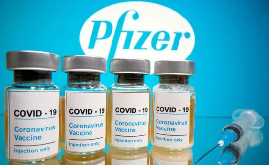 Có mối liên hệ giữa mũi vaccine COVID-19 “lưỡng trị” của Pfizer với đột quỵ?