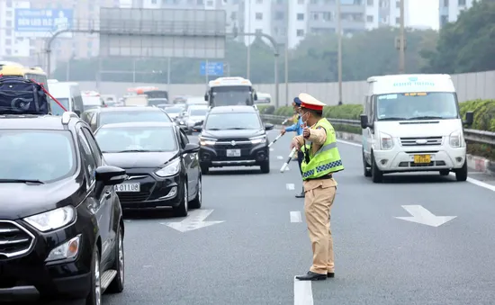 Hà Nội phân luồng từ xa, tránh ùn tắc cửa ngõ sau nghỉ Tết