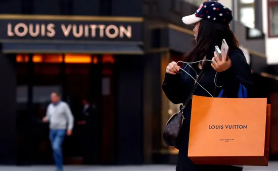 "Vua hàng hiệu" LVMH lãi kỷ lục trong năm 2022