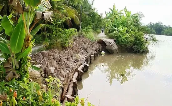 Sạt lở ảnh hưởng giao thông nông thôn