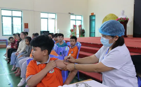 Lào Cai triển khai chiến dịch tiêm vaccine uốn ván - bạch hầu