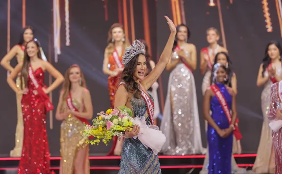 Người đẹp Brazil đăng quang Miss Charm 2023