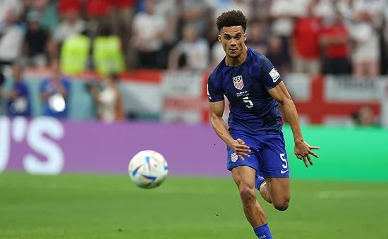 Newcastle muốn chiêu mộ Antonee Robinson