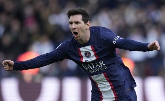 Messi lập siêu phẩm đá phạt ở thời khắc không tưởng, PSG thắng nghẹt thở