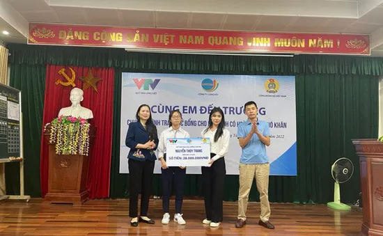 “Viết tiếp ước mơ” mang tương lai đến cho những học sinh nghèo hiếu học