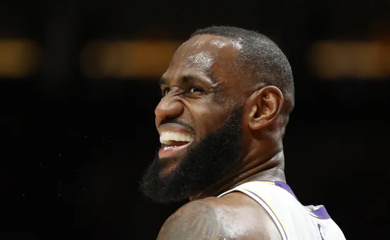 Cơn sốt vé ở trận đấu chờ đón kỷ lục của LeBron James