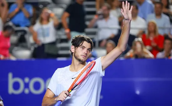 Taylor Fritz hạ Denis Shapovalov giành quyền vào tứ kết Mexico mở rộng