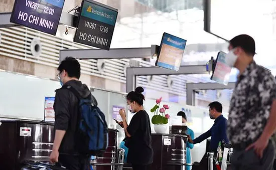 Kiến nghị bỏ giá trần vé máy bay