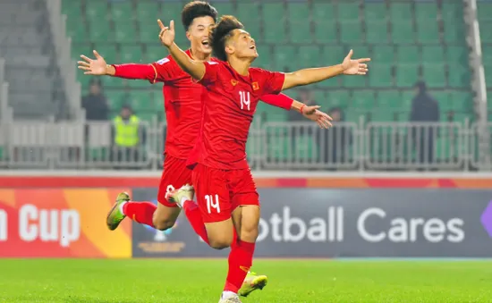 U20 Việt Nam 2-1 U20 Qatar: Quốc Việt, Văn Trường lập công, U20 Việt Nam mở toang cánh cửa vào tứ kết