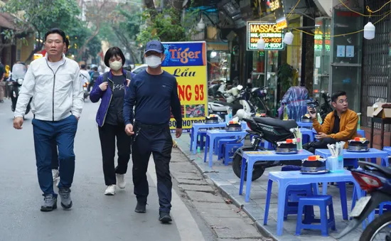 Gian nan “cuộc chiến” vỉa hè