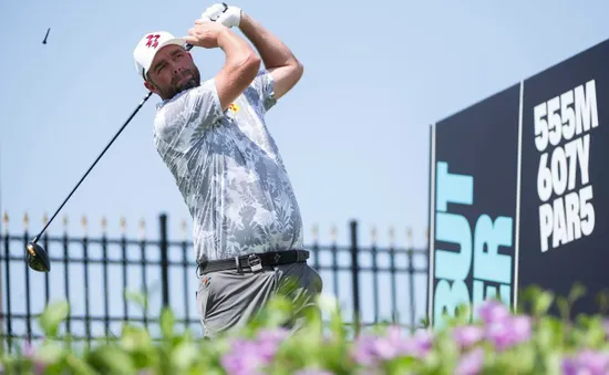 Marc Leishman dẫu đầu sau vòng 1 LIV Golf Jeddah