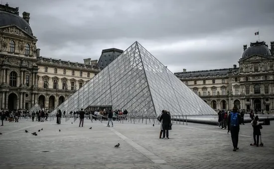 Bảo tàng Louvre đóng cửa vì lý do an ninh