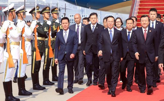 Chủ tịch nước Võ Văn Thưởng đến Bắc Kinh, bắt đầu tham dự Diễn đàn cấp cao “Vành đai và Con đường”