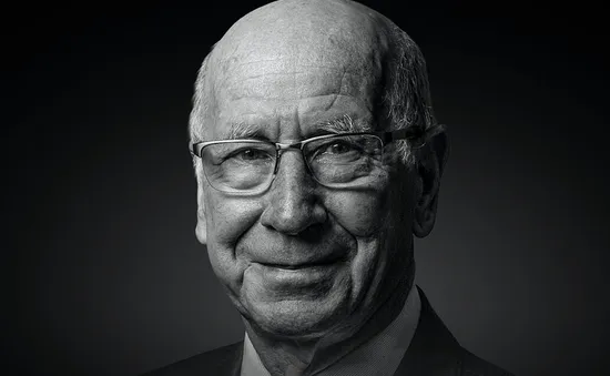 Huyền thoại Manchester United Sir Bobby Charlton qua đời