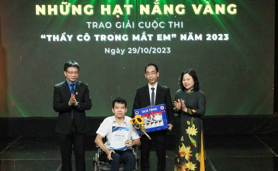 Trao giải cuộc thi 'Thầy cô trong mắt em' năm 2023