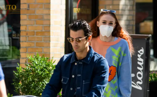 Joe Jonas "không muốn gây chiến" trong vụ ly hôn với Sophie Turner