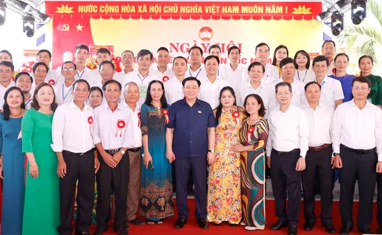Chủ tịch Quốc hội Vương Đình Huệ dự Ngày hội Đại đoàn kết toàn dân tộc ở khu dân cư tại Đà Nẵng