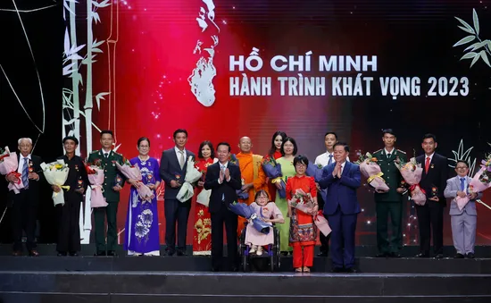 Hồ Chí Minh - Hành trình khát vọng 2023:  Tôn vinh các điển hình tiêu biểu toàn quốc