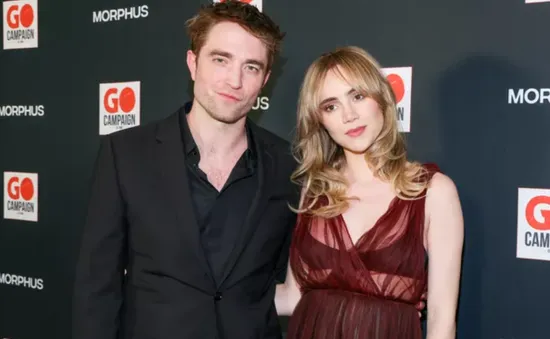 Bạn gái Robert Pattinson xác nhận mang thai